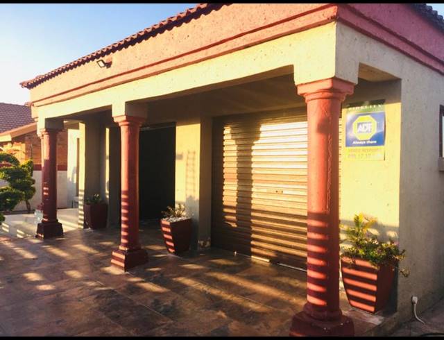 3 BEDROOM HOUSE FOR SALE IN RETHABILE GARDENS
